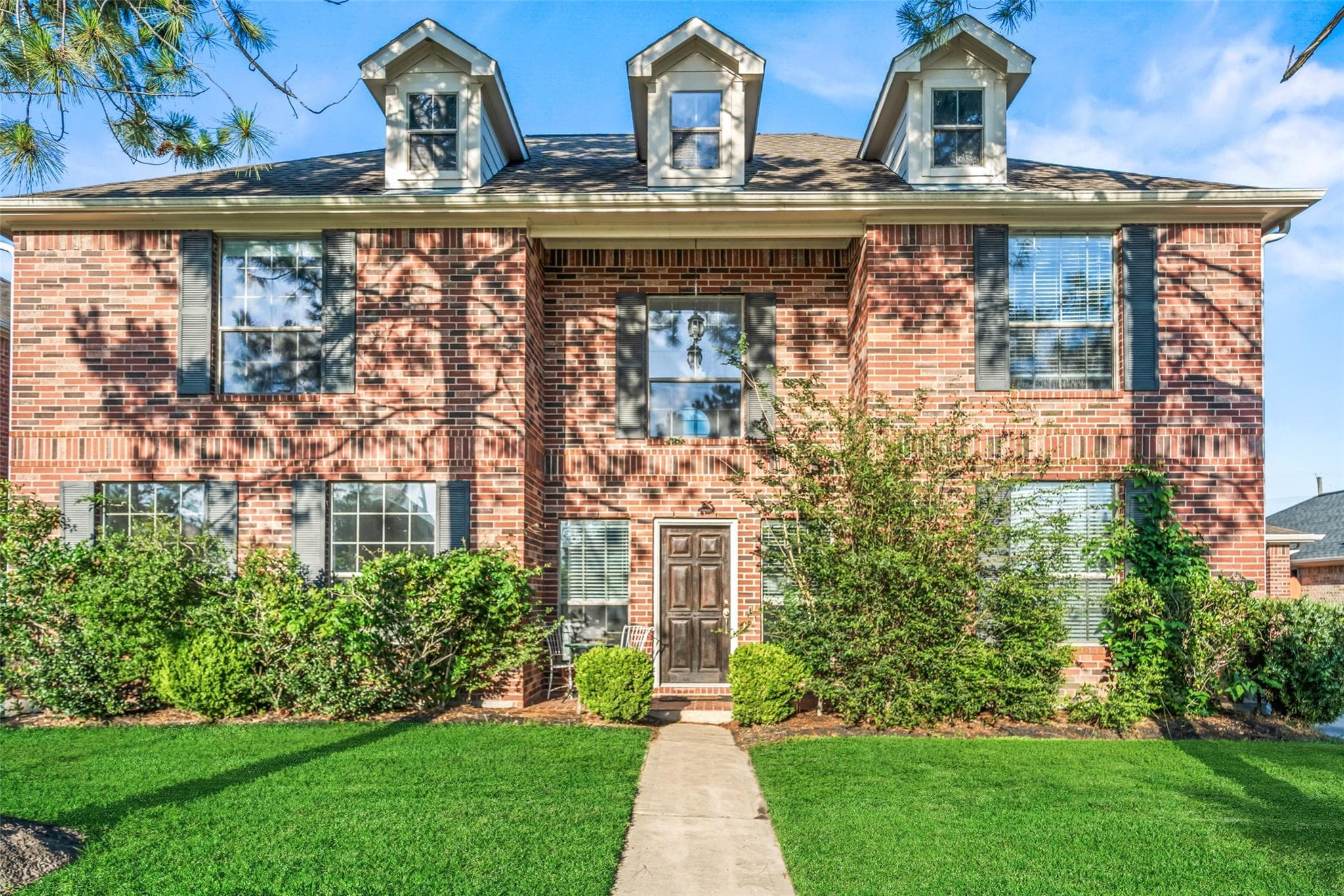 3223 Longhorn Cir