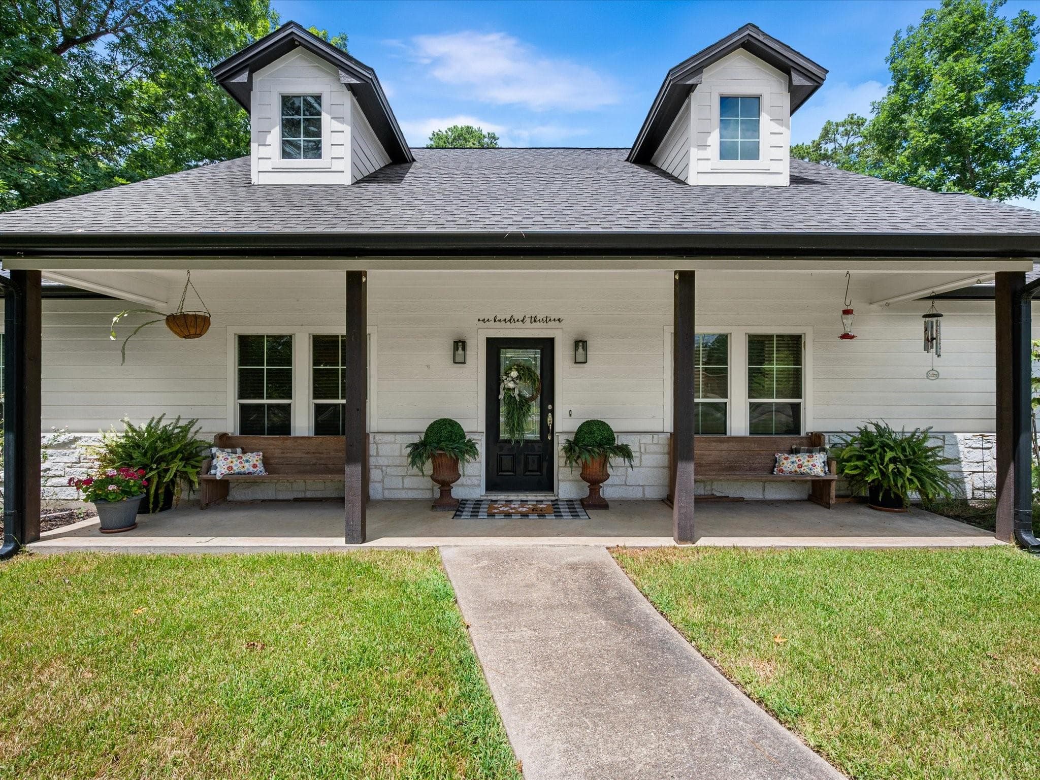 113 Pinewood Dr