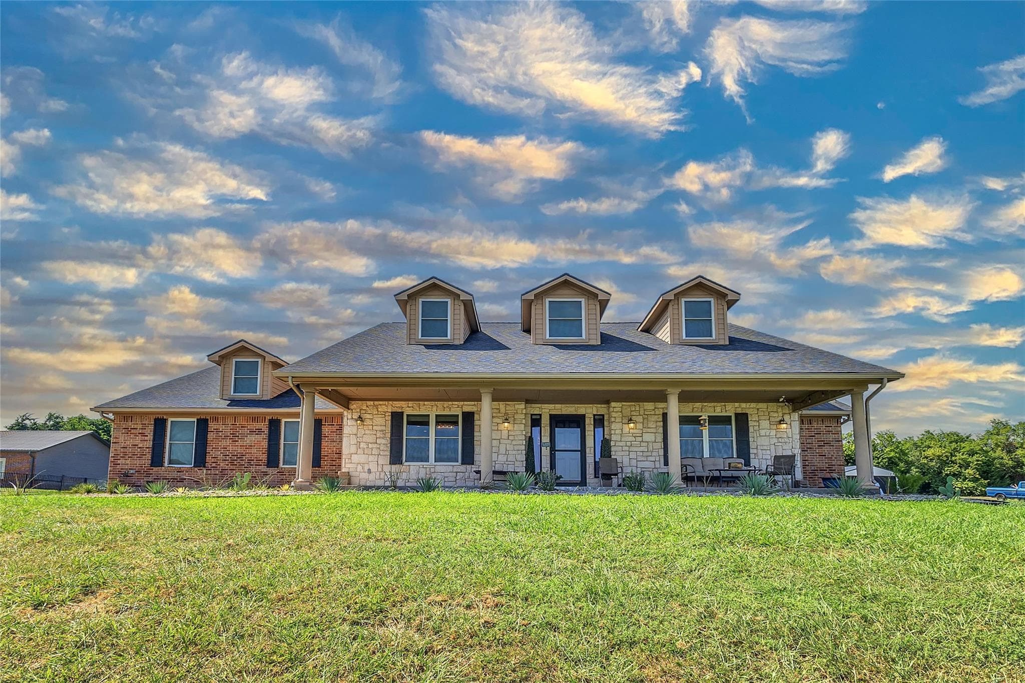 10056 Wild Rose Cir
