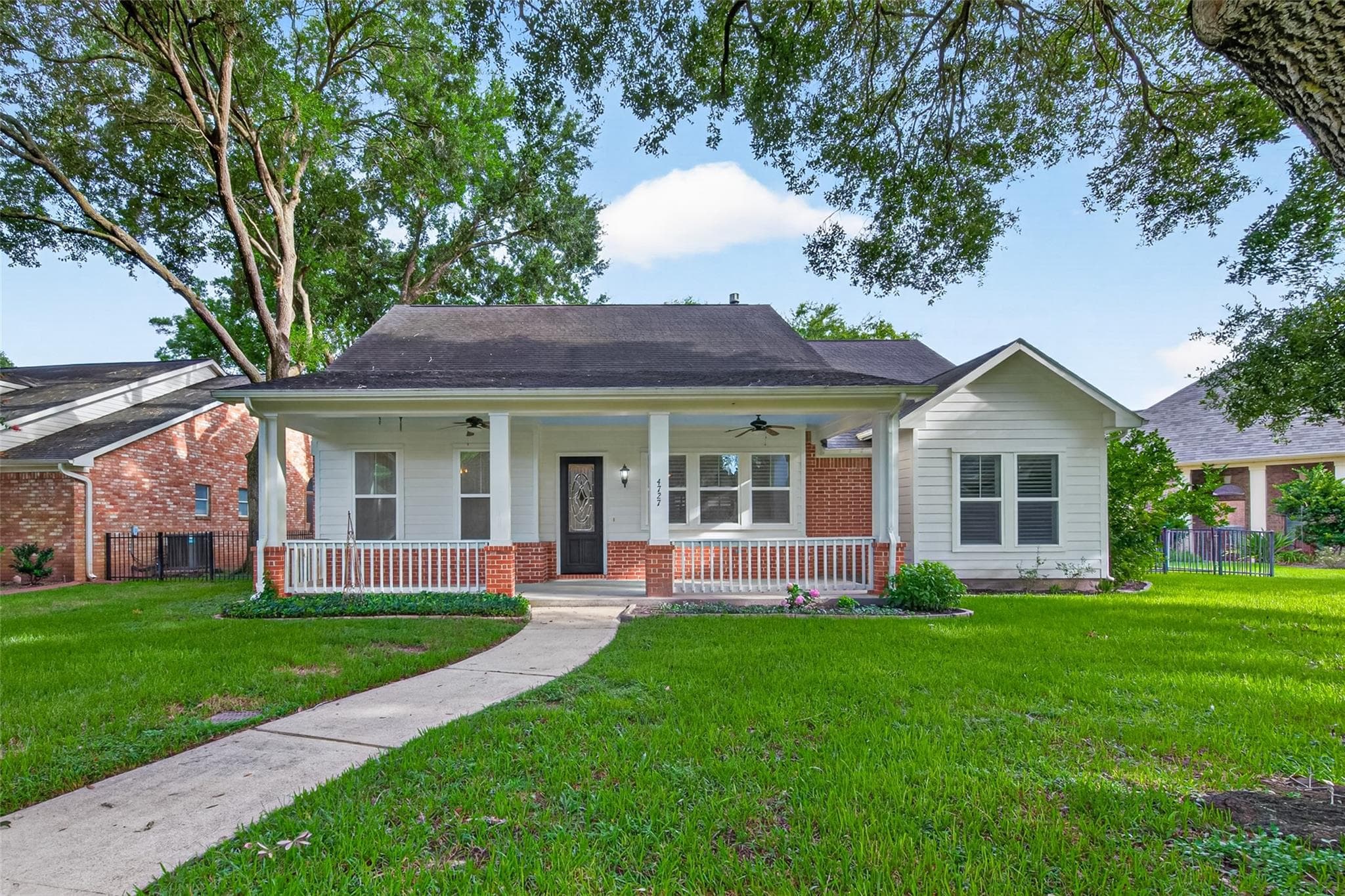 4727 Lake Village Dr