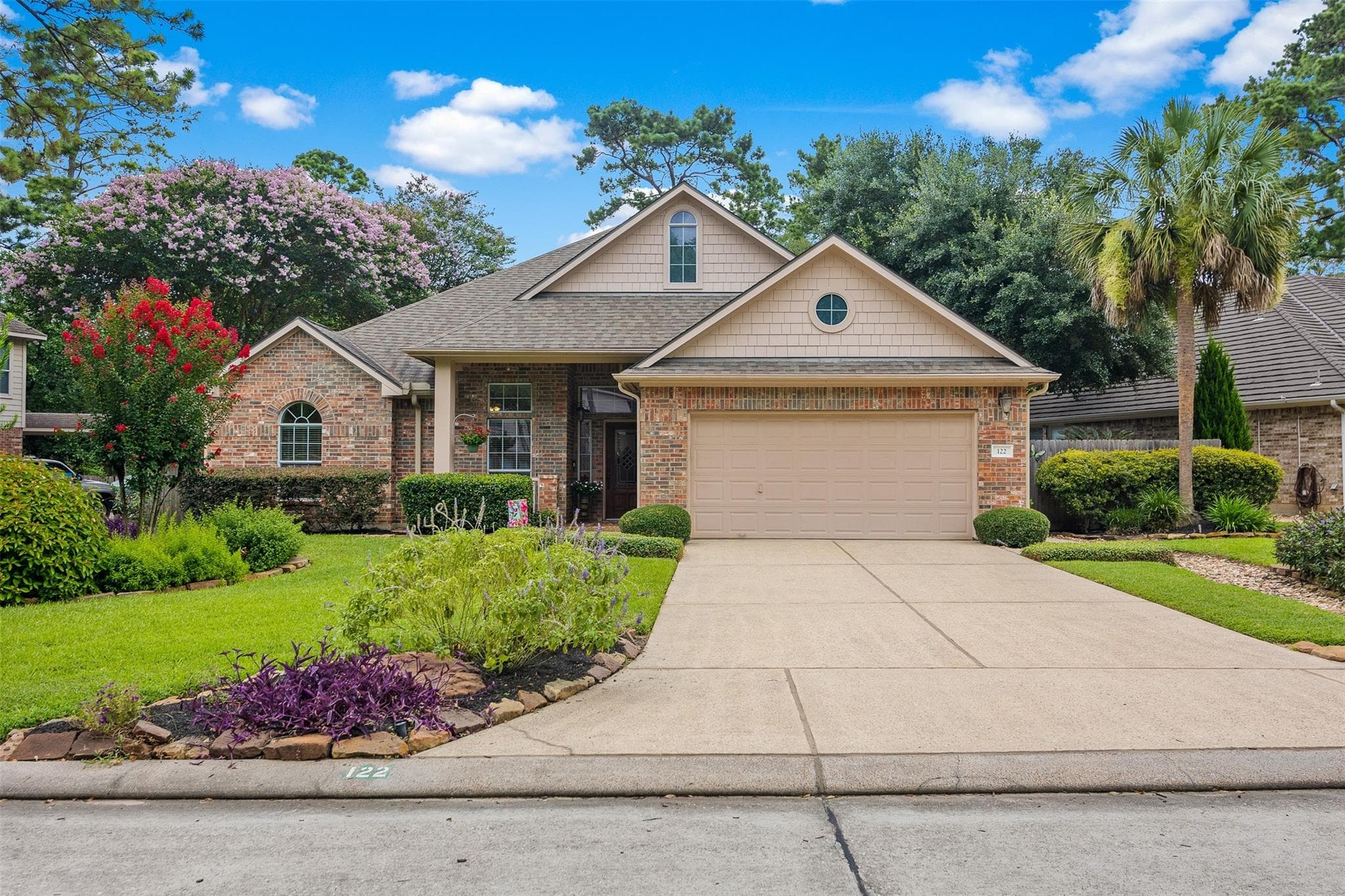 122 S Evangeline Oaks Cir