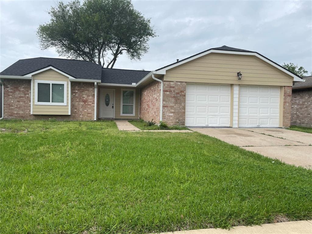 2002 Highcrest Dr