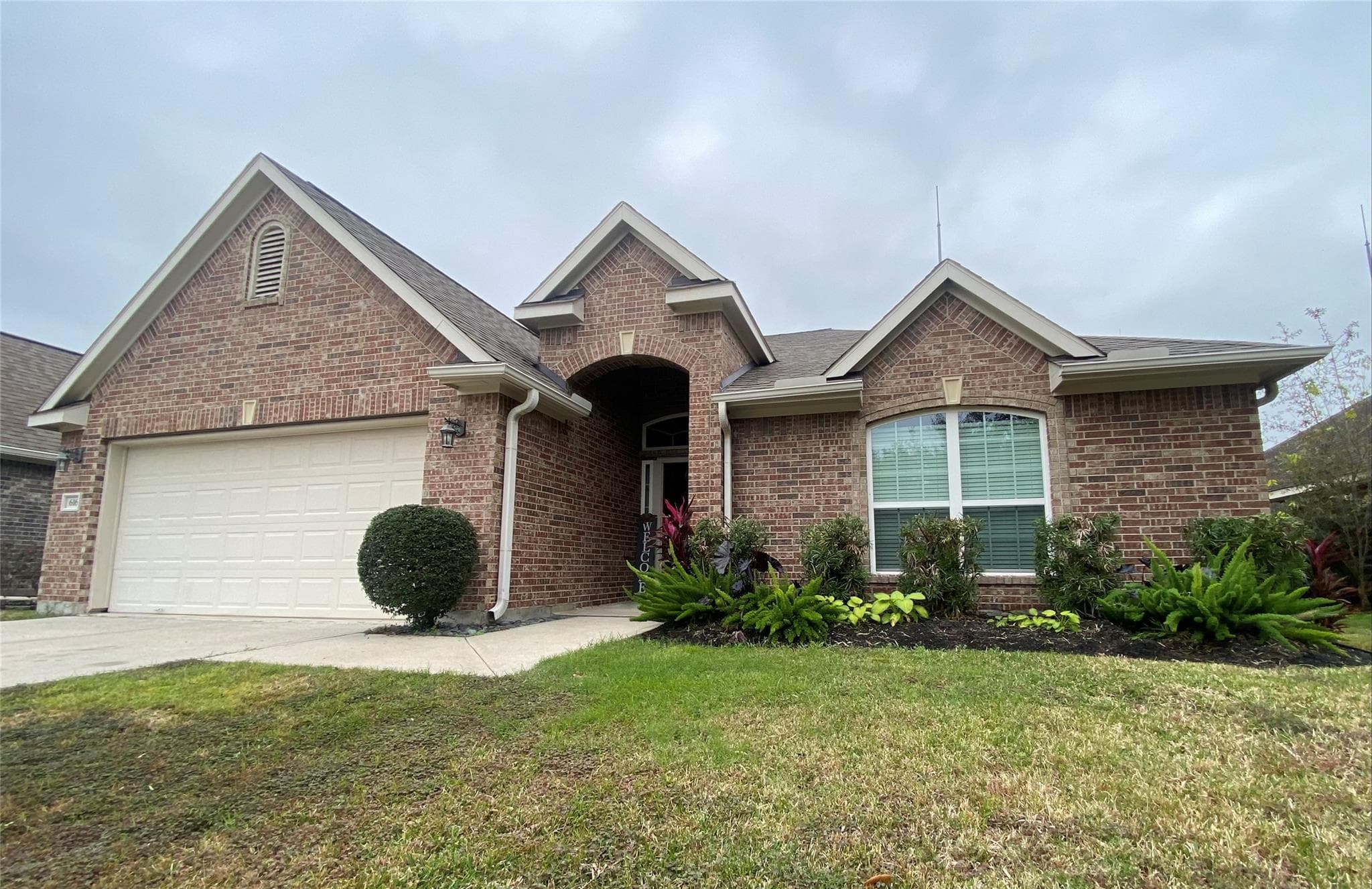616 Manor Ridge Ln