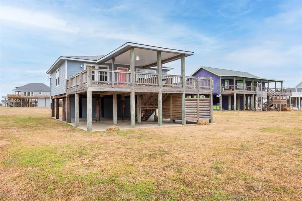 926 Tidelands Dr