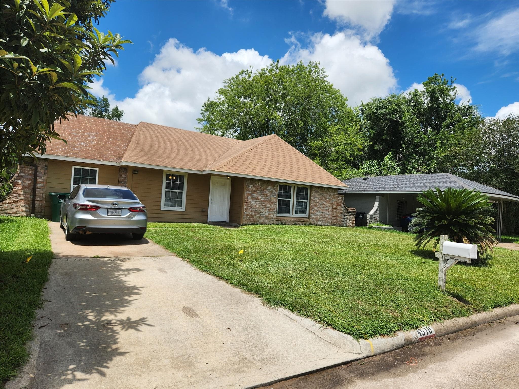 4518 Oak Shadows Dr