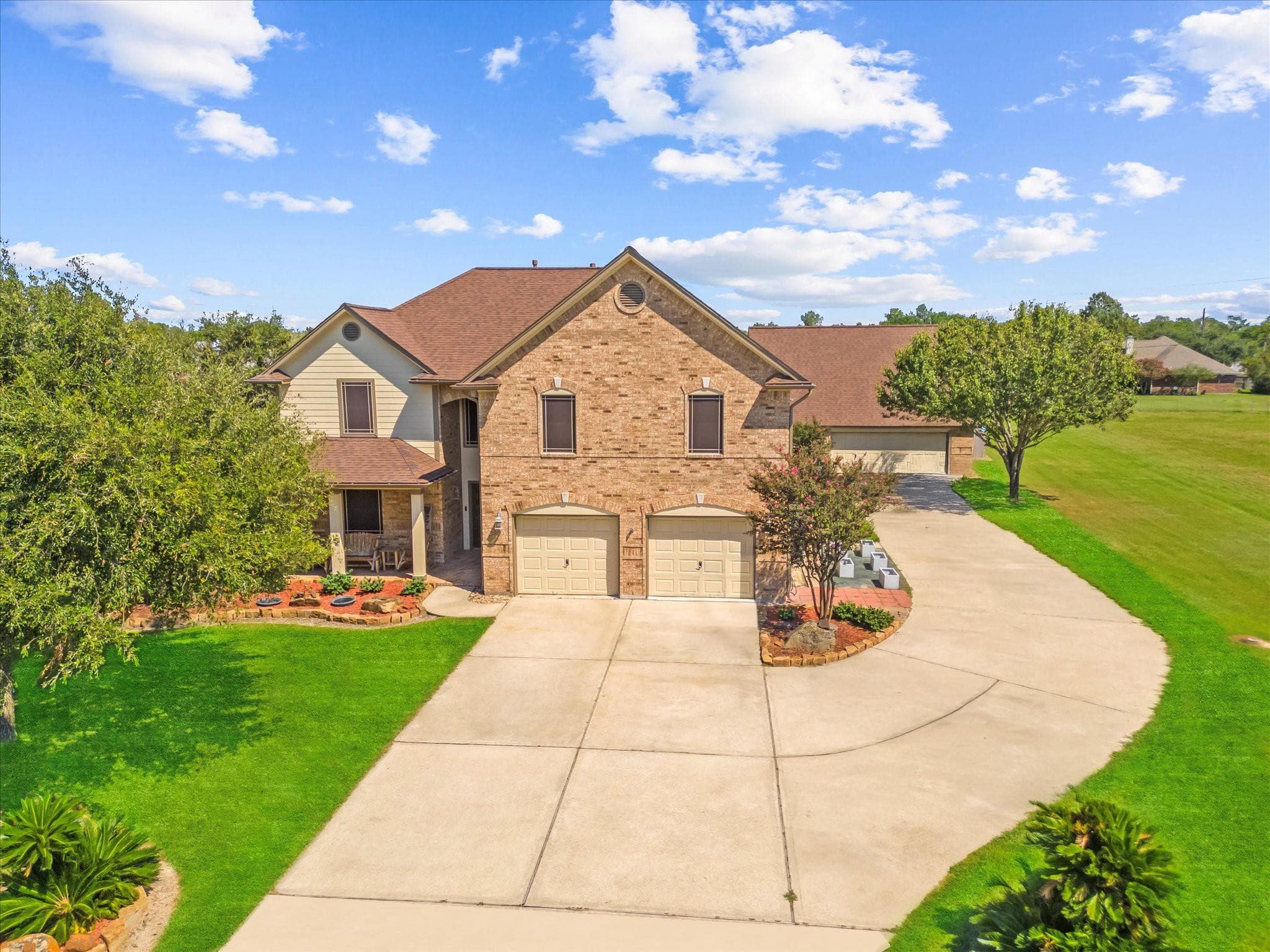 5811 Tremont Dr