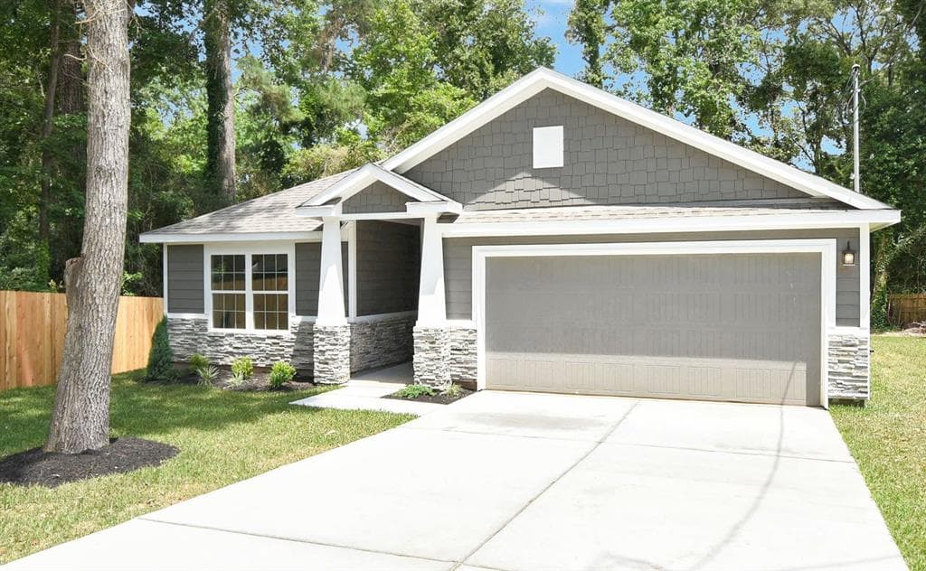 20801 Hilltop Cir
