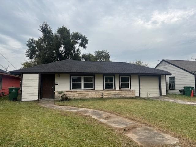 3215 Pecan St