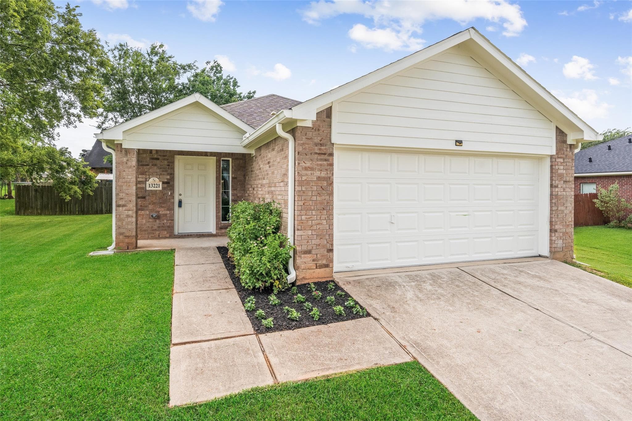 13221 Miller Ln