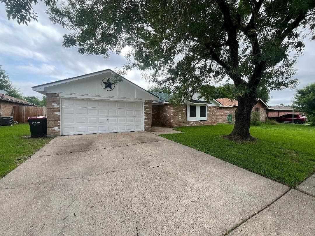 5111 Maple Dr