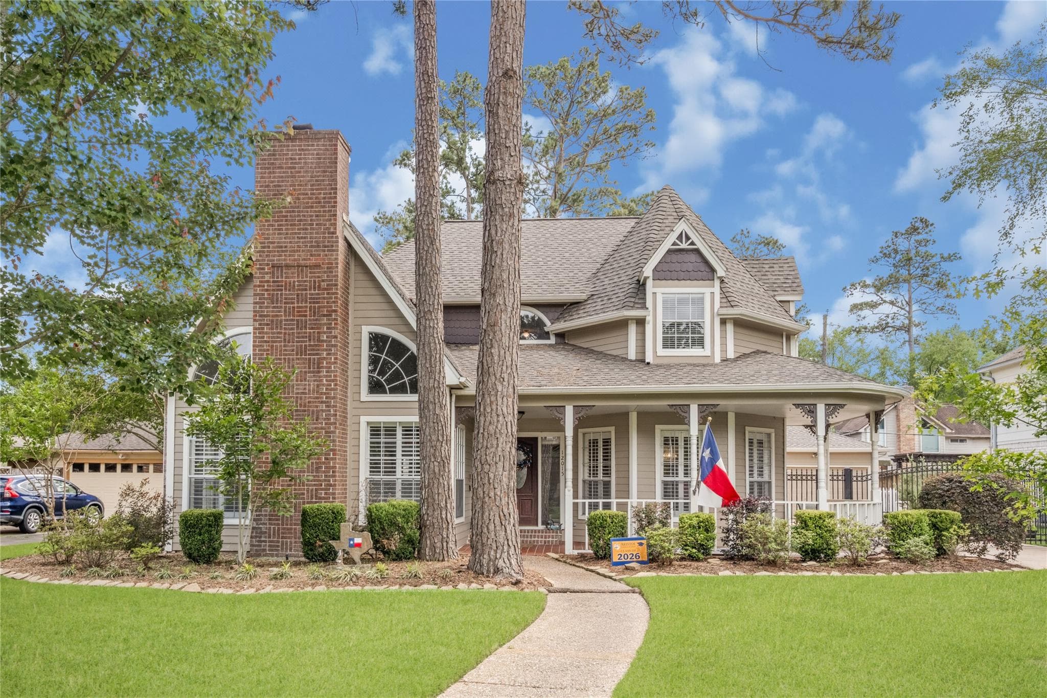 12015 Normont Dr