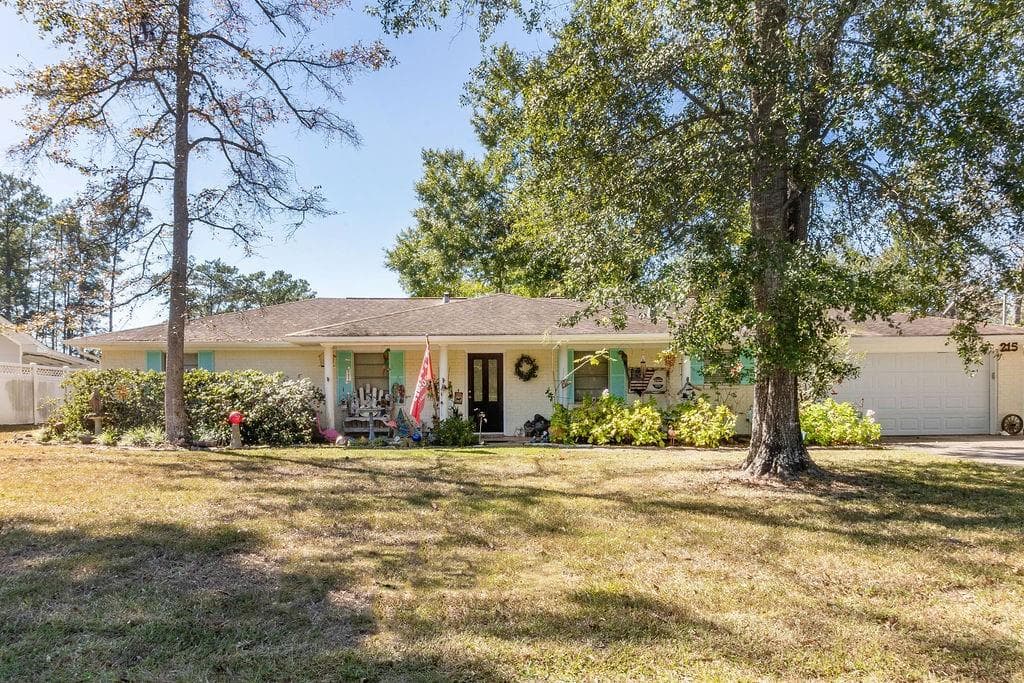 215 Wildwood Dr