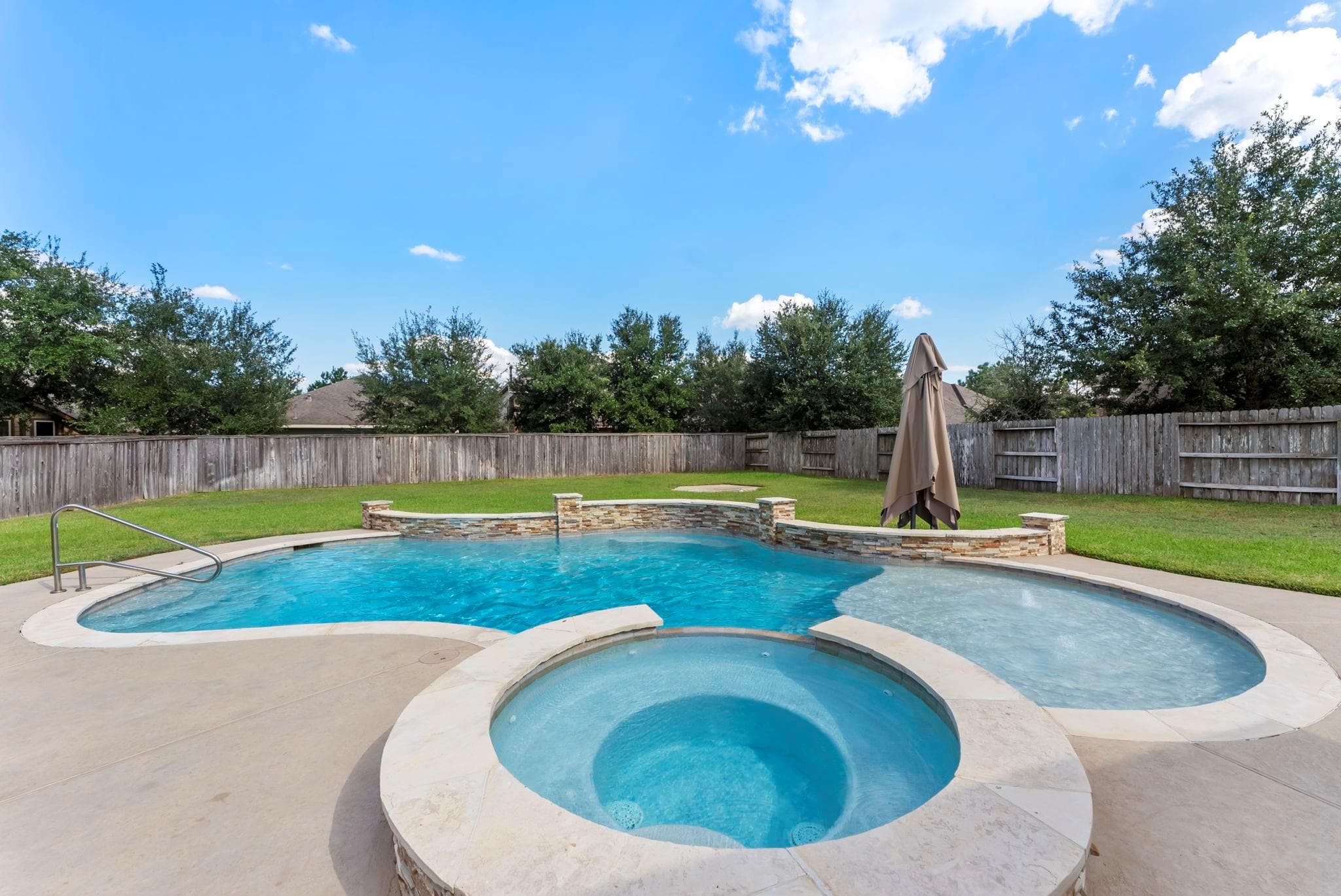 Main property image