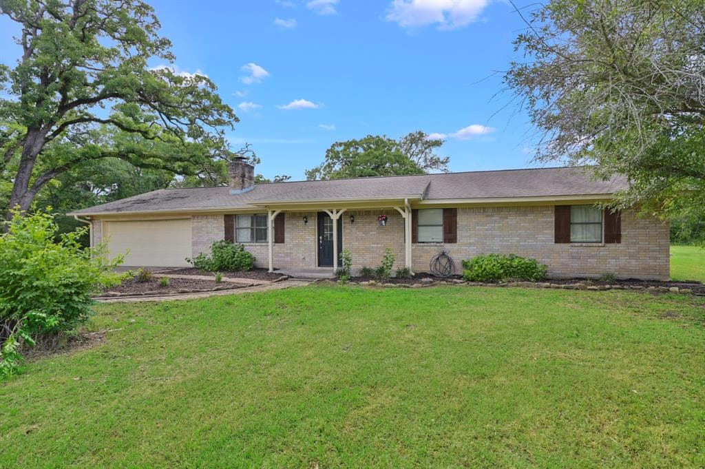 3384 Belmont Cir