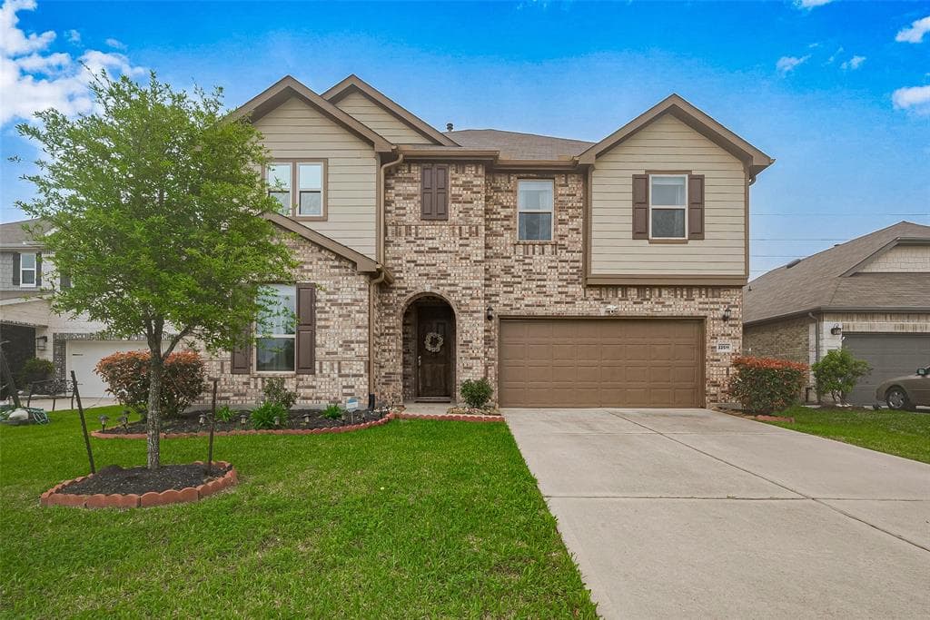 22511 Strathmore Dr