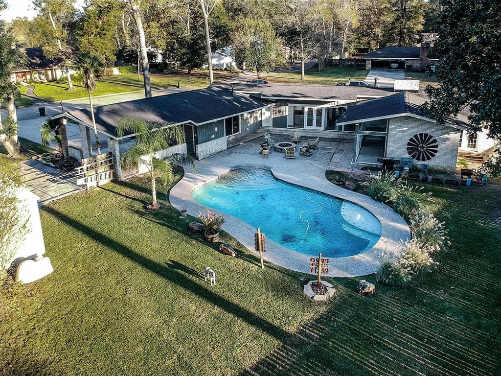21 Little John Ln