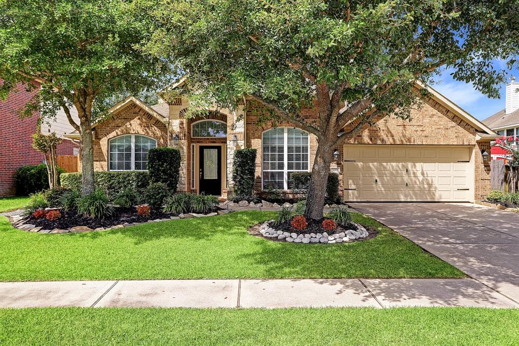 26008 Royal Emerald Ln