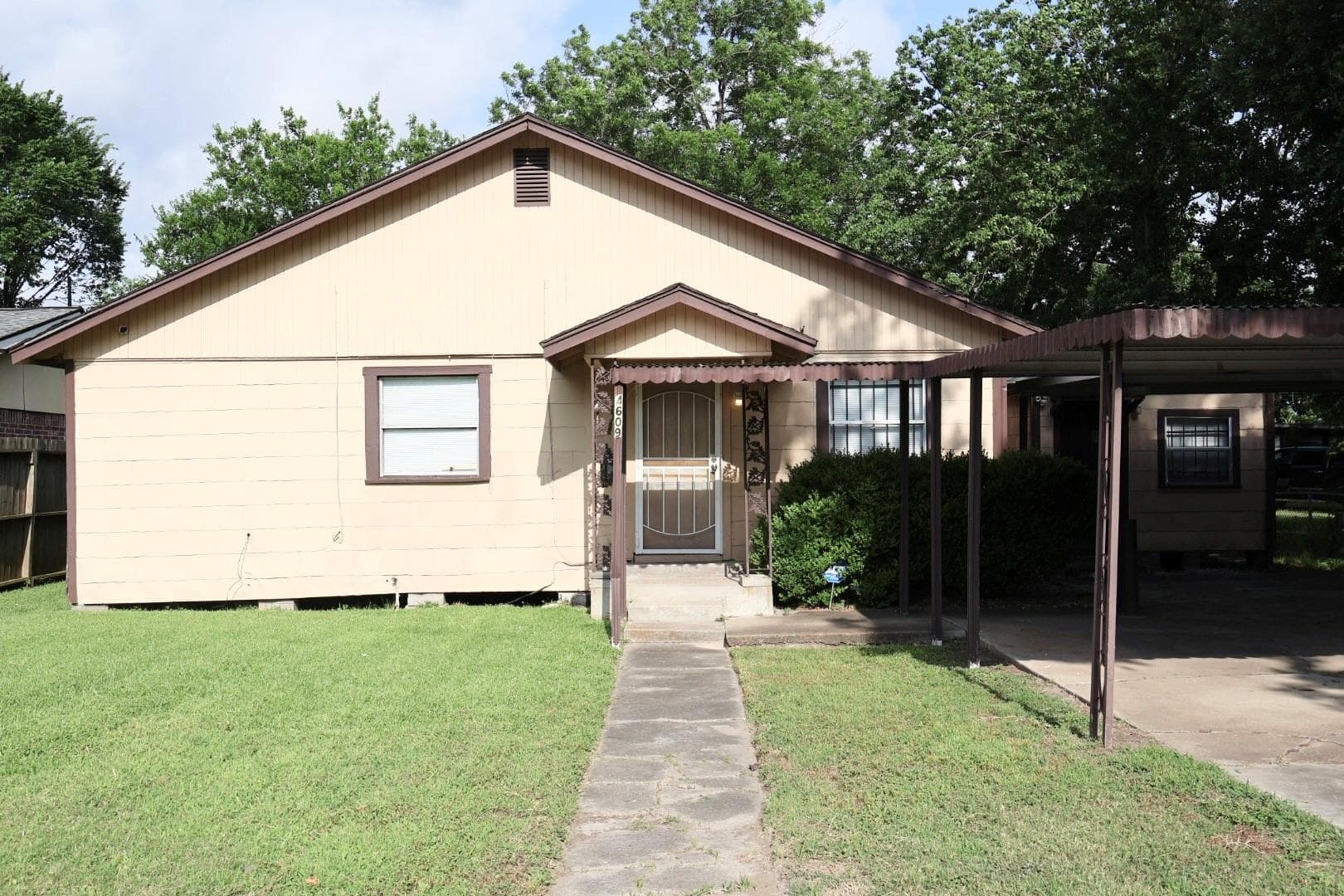 Main property image