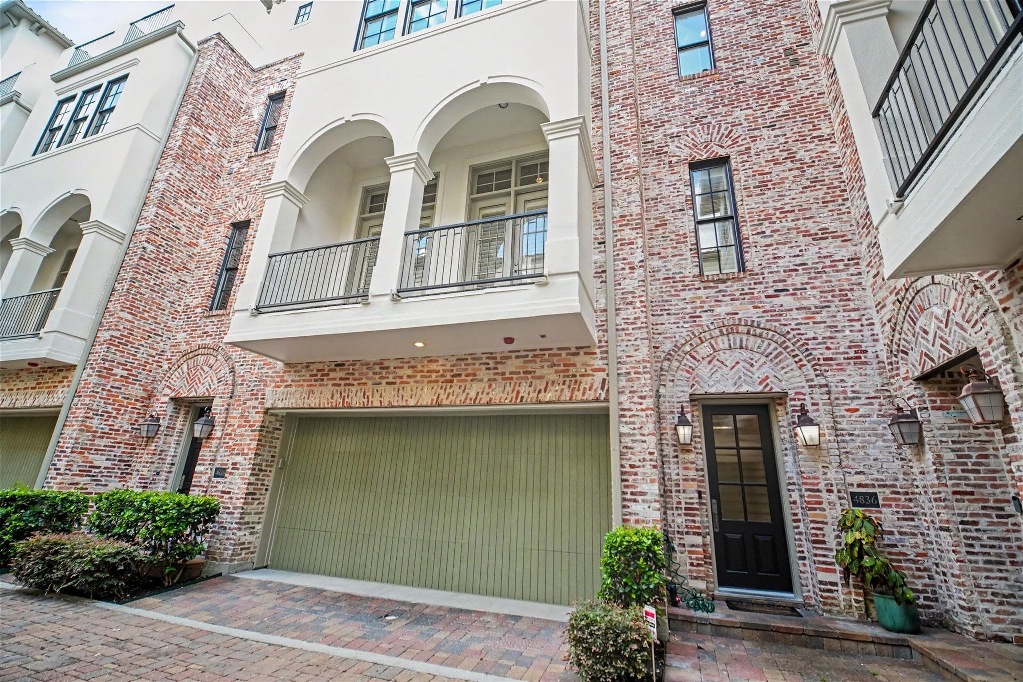 4836 Austin St