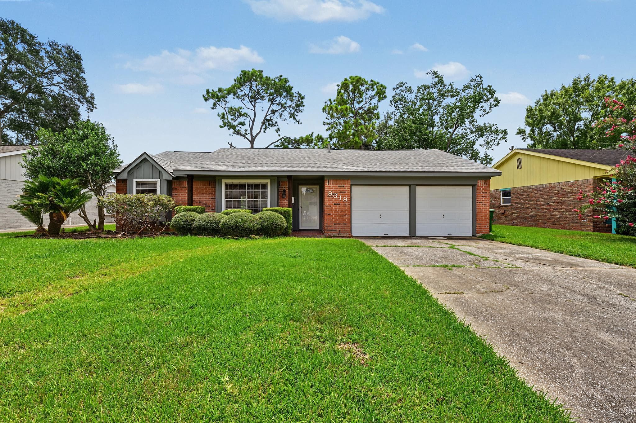 9319 Fairdale Ln