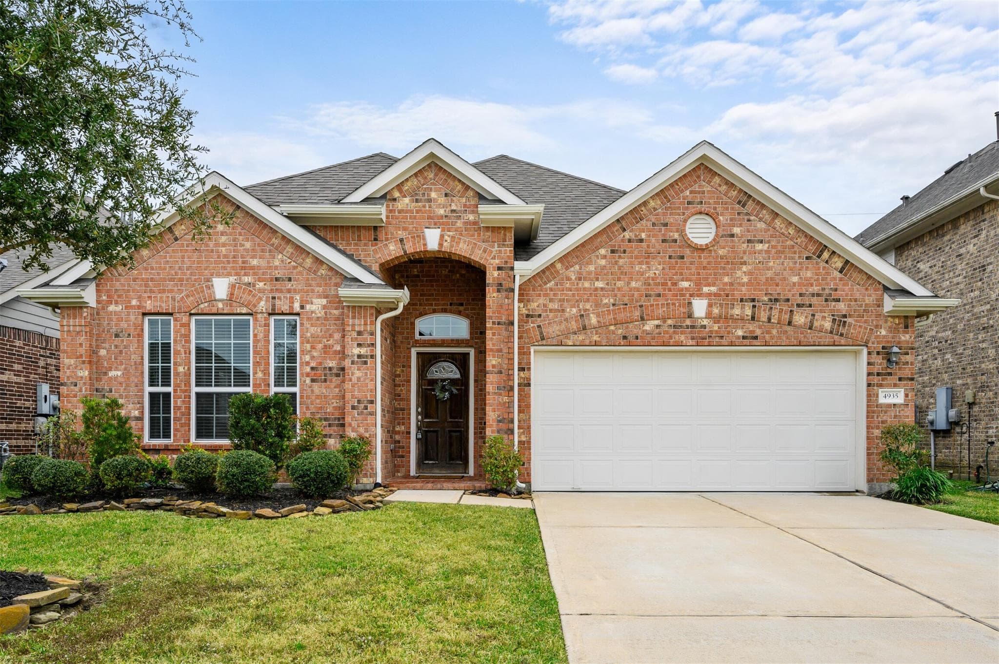 4935 Applewood Crest Ln