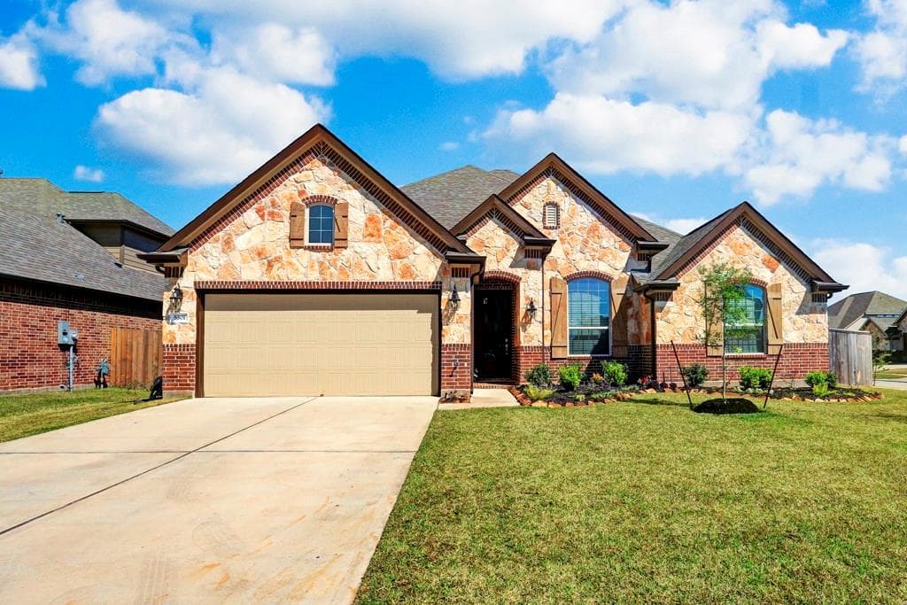 5301 Savannah Bend Dr