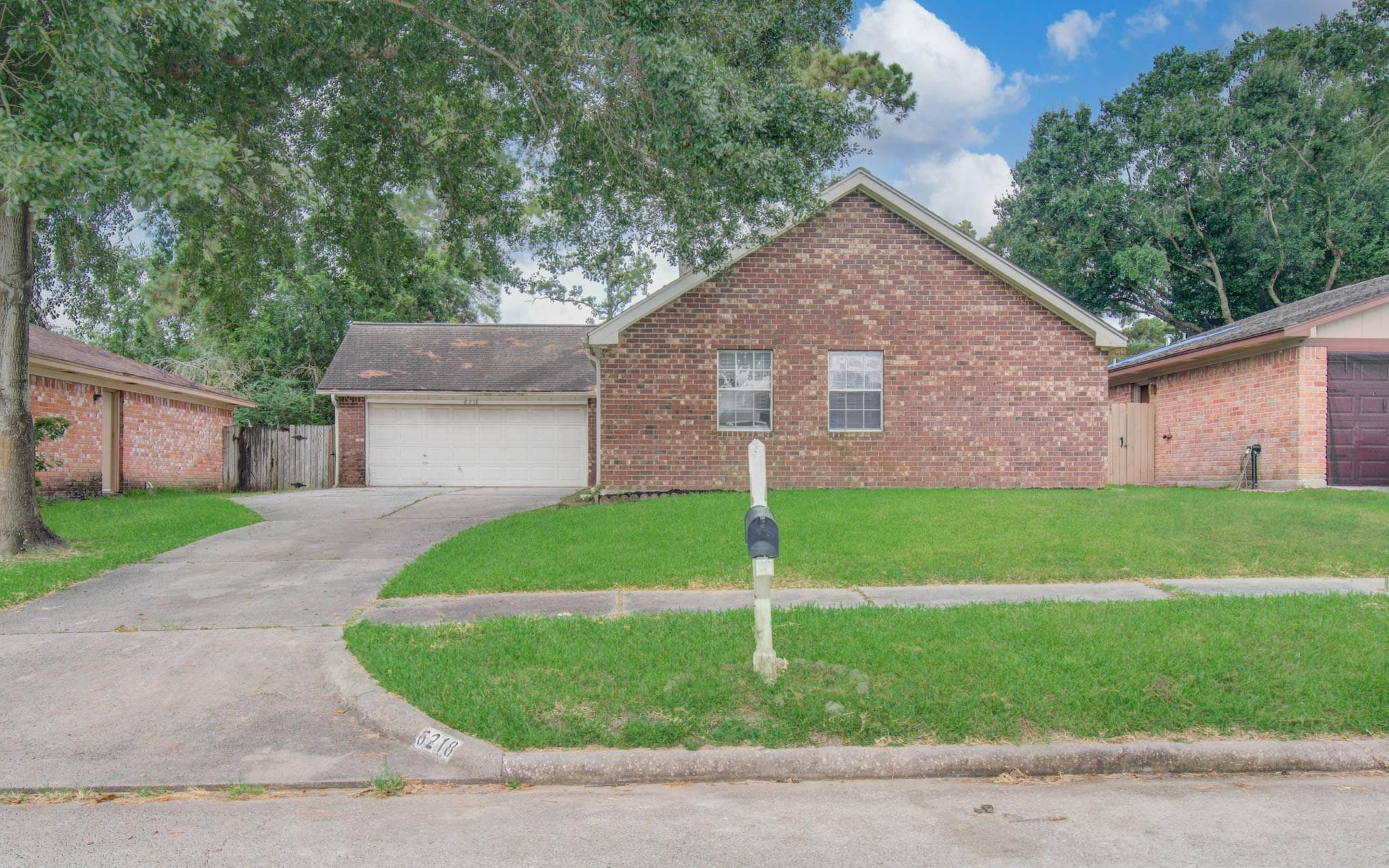 6218 Forestgate Dr