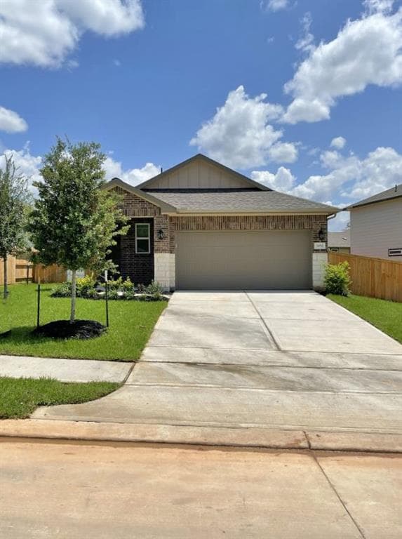 7052 Silverleaf Oak St
