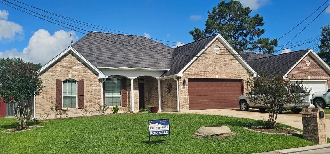 2125 Willowglen Dr