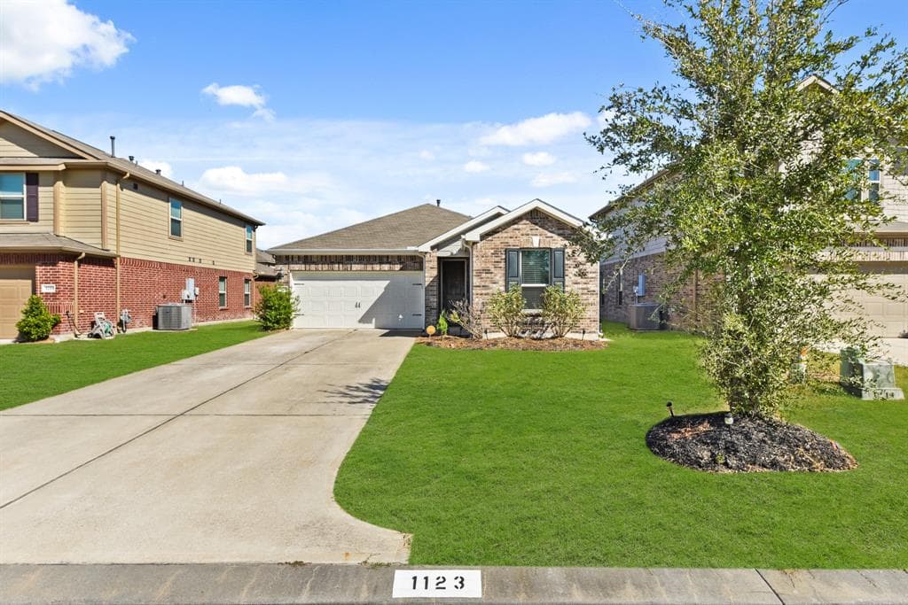 1123 Littleton Ct