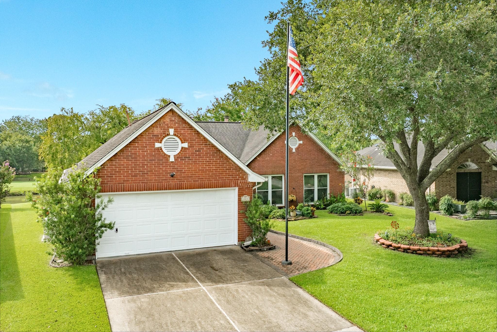 803 W Peach Hollow Cir