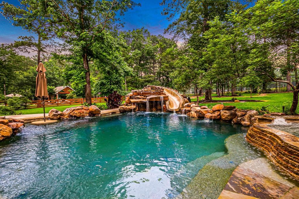 37332 Clubhouse Ln