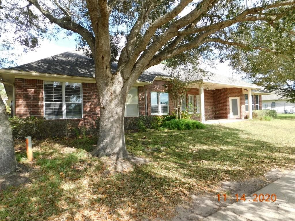 402 Edgewater