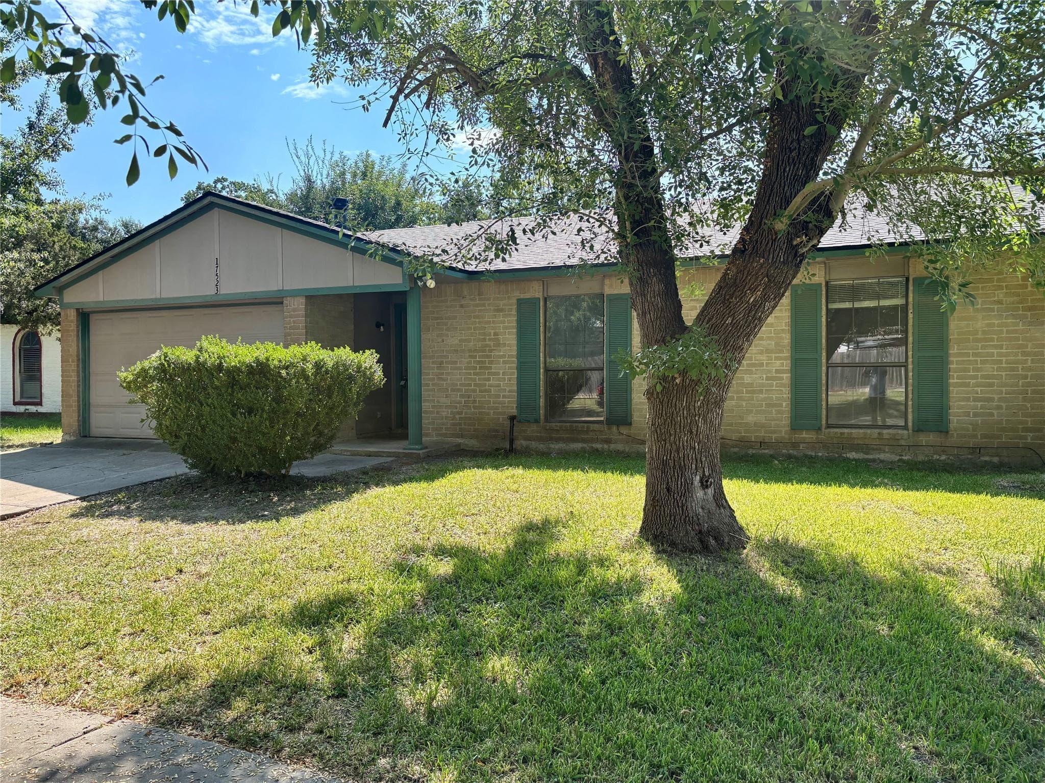 17523 Fieldglen Dr