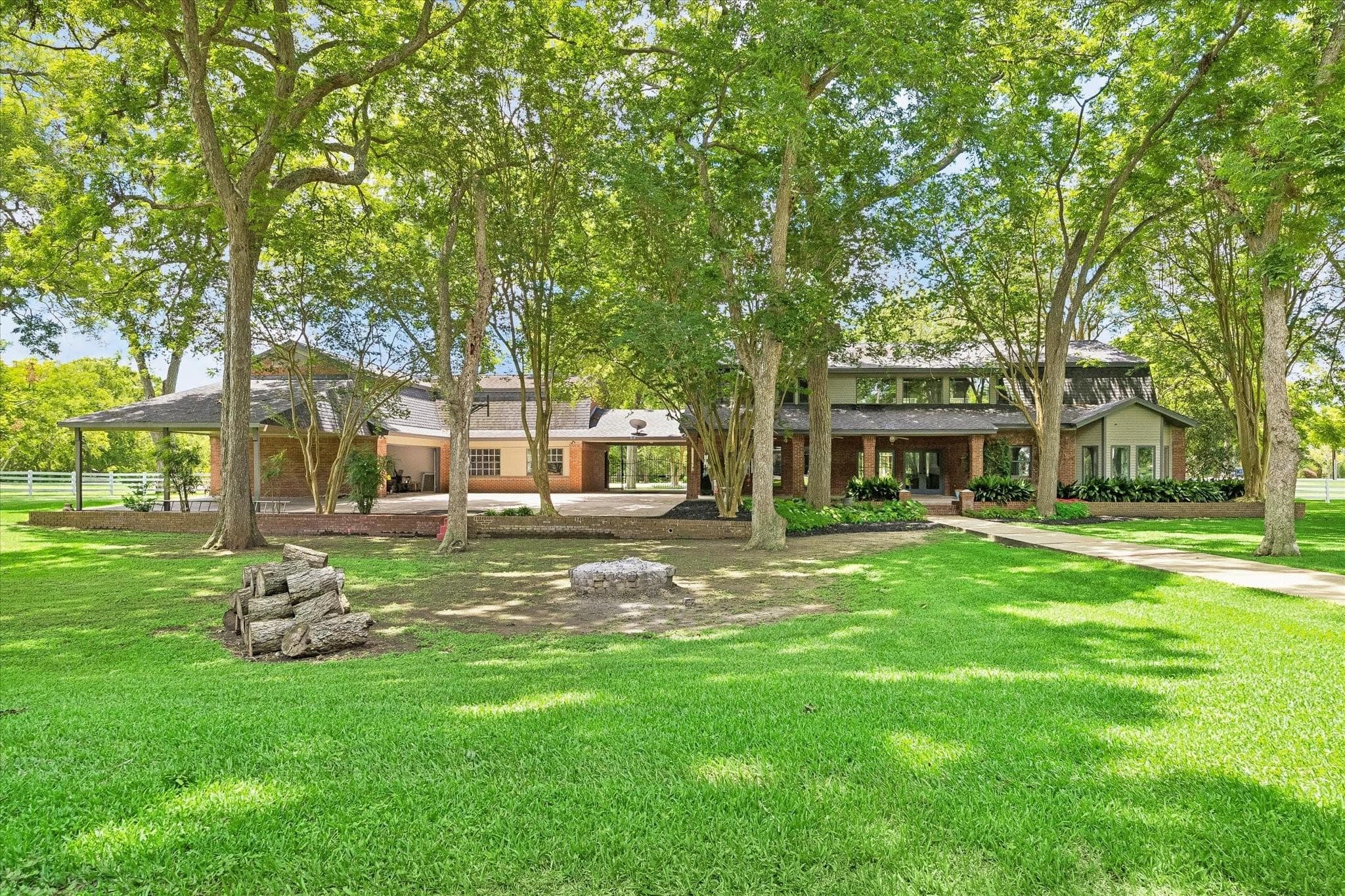 Main property image