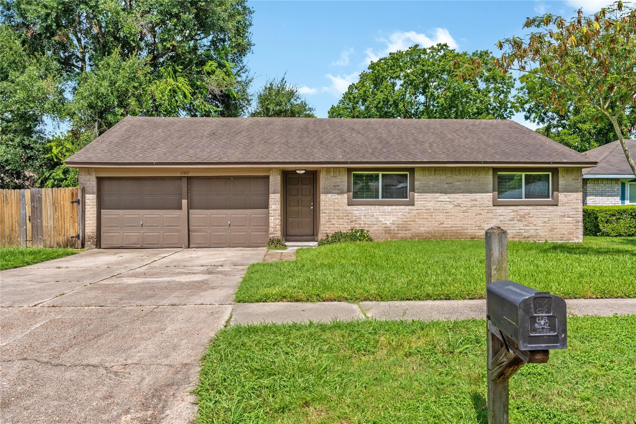 11307 Beauvoir Dr