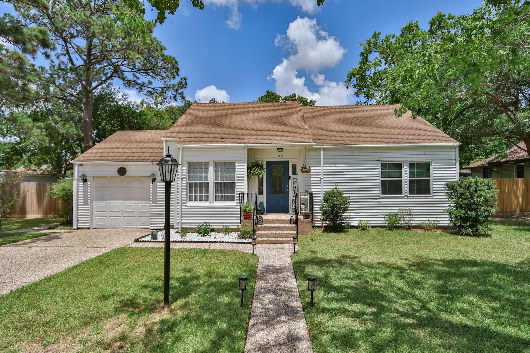 8106 Henckel Dr