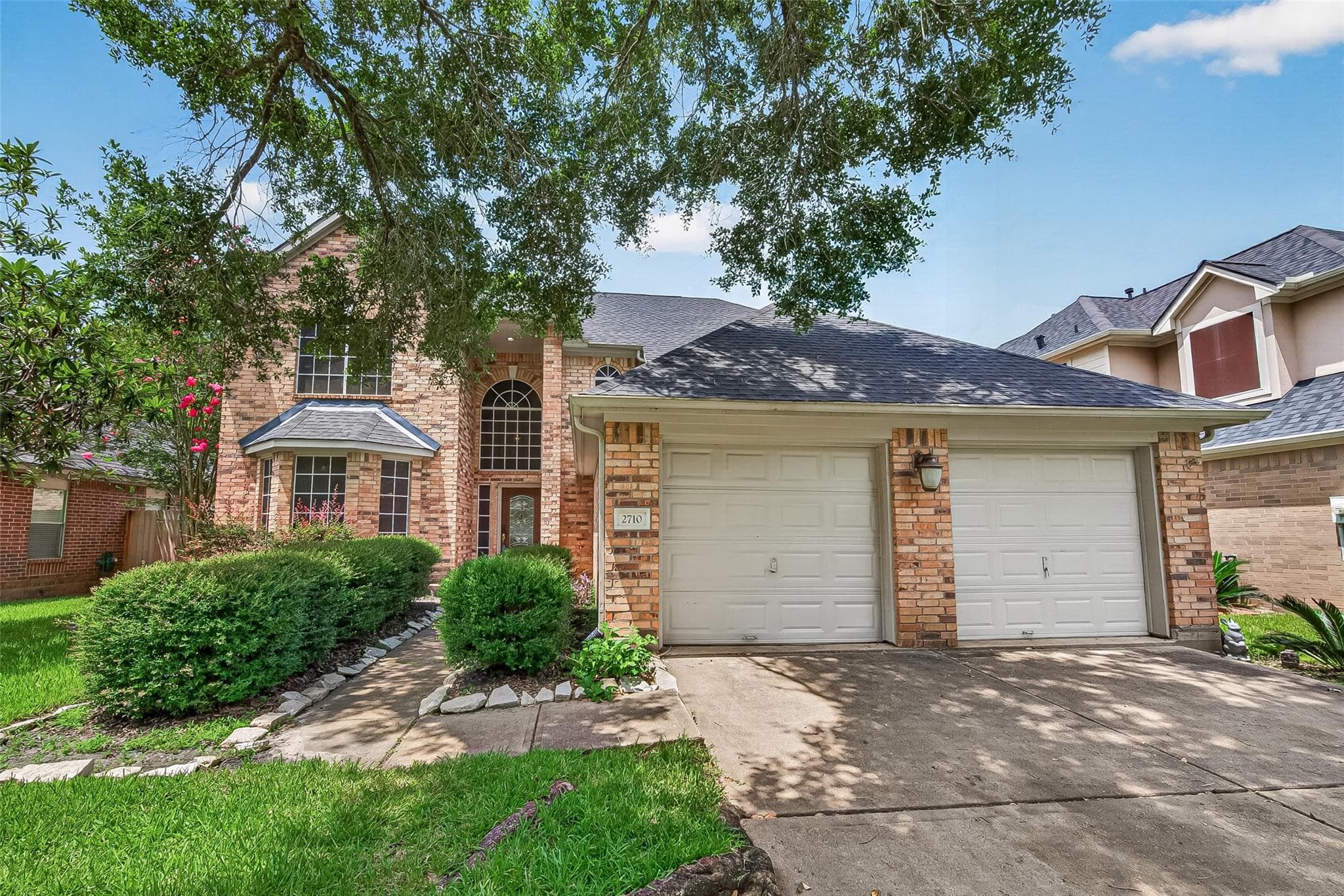 2710 Five Oaks Dr
