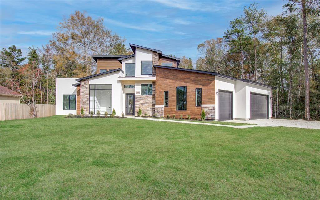 1602 Waco St