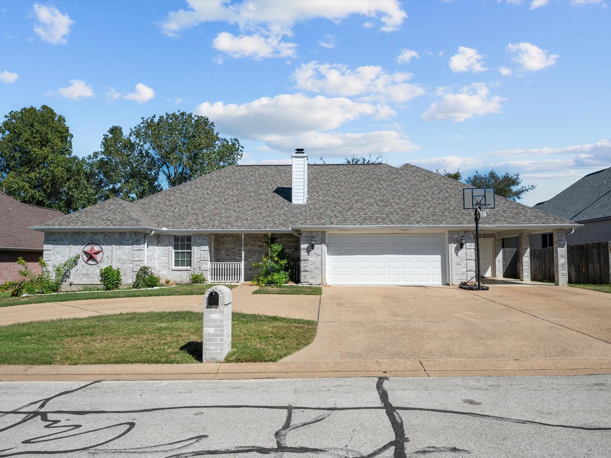 3203 Salzburg Ct