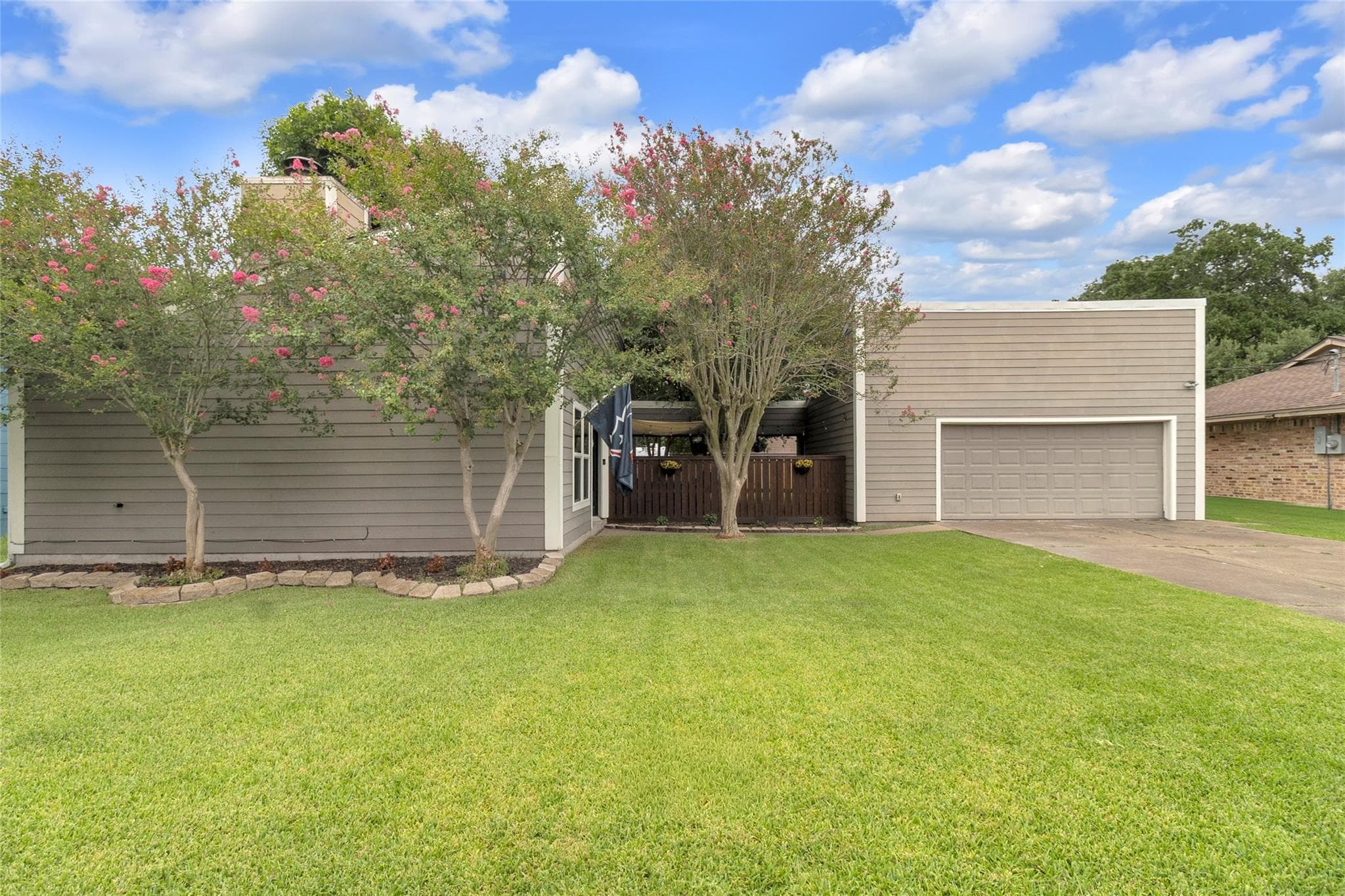 1217 Ivy Ave