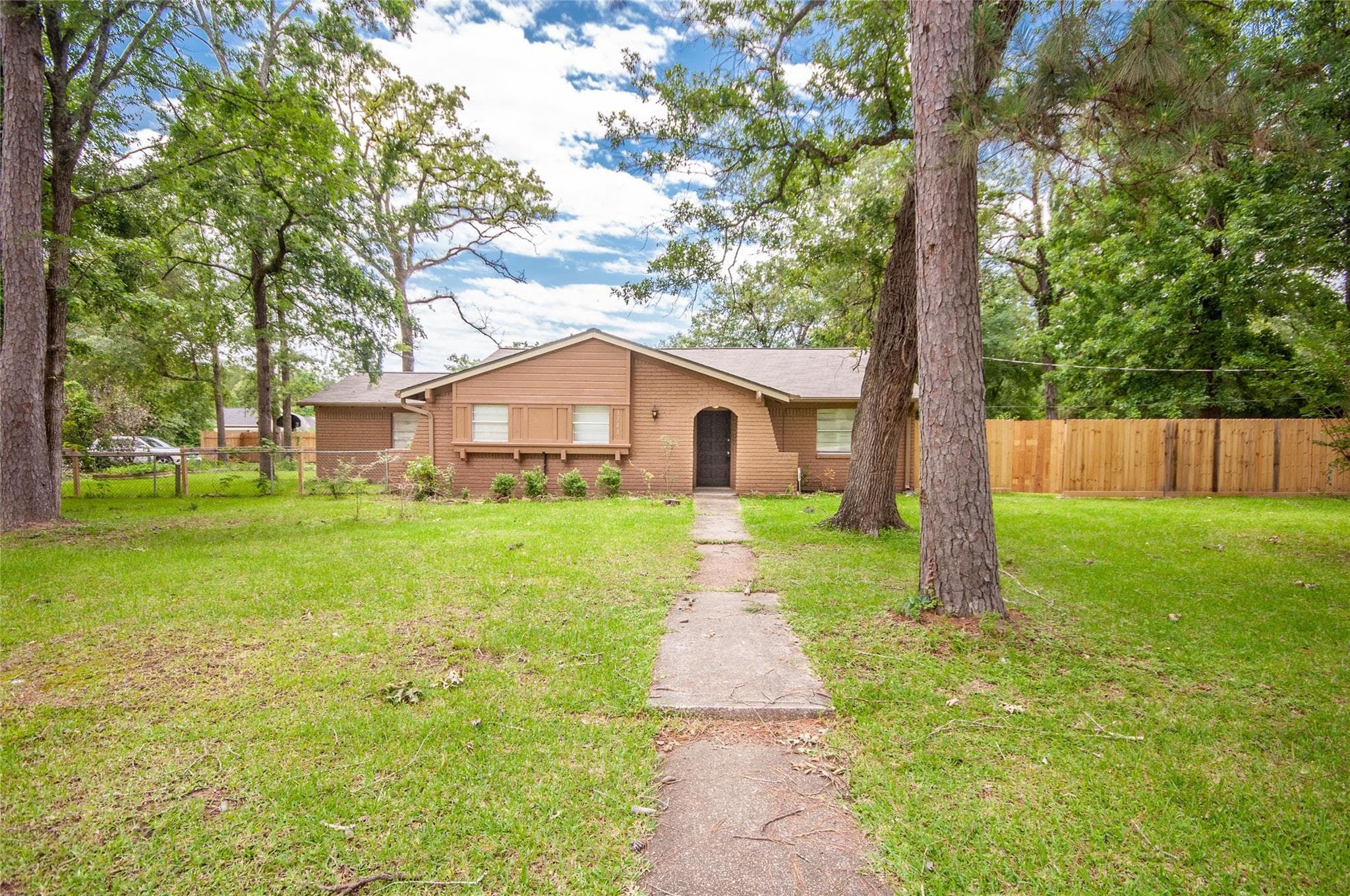 3748 Pin Oak Dr