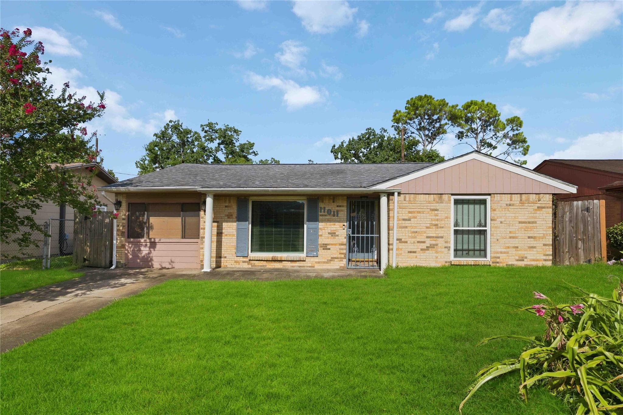 11011 Carlton Dr
