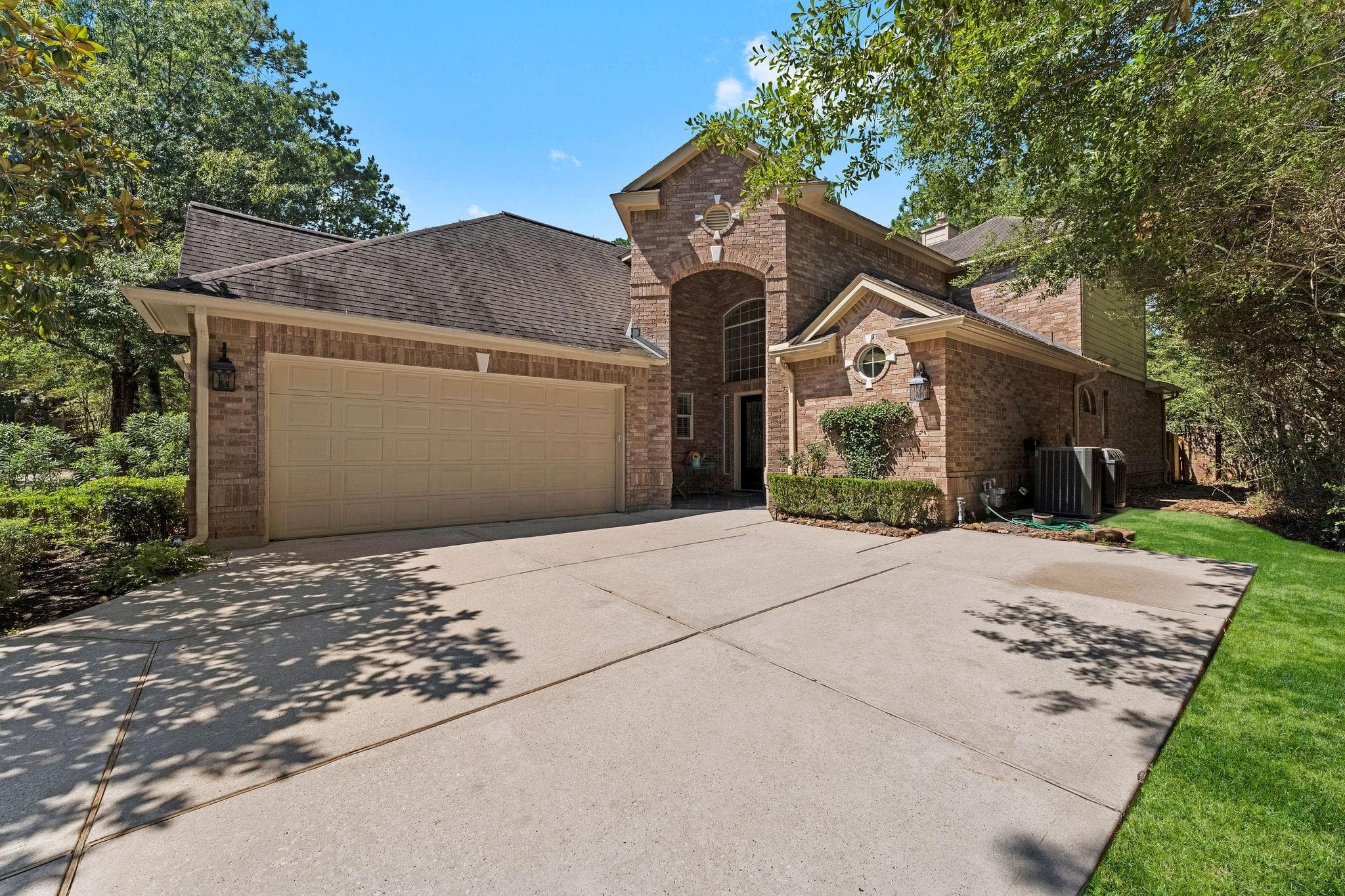 2 Cedar Chase Pl