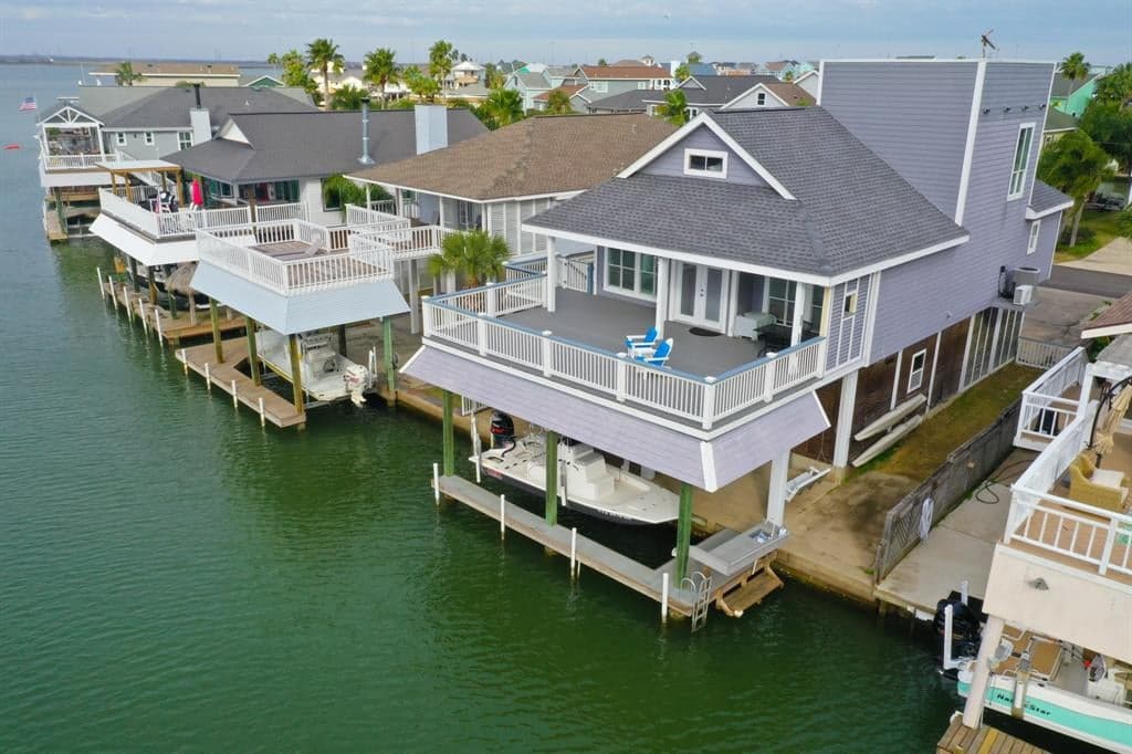 319 Tahiti Rd