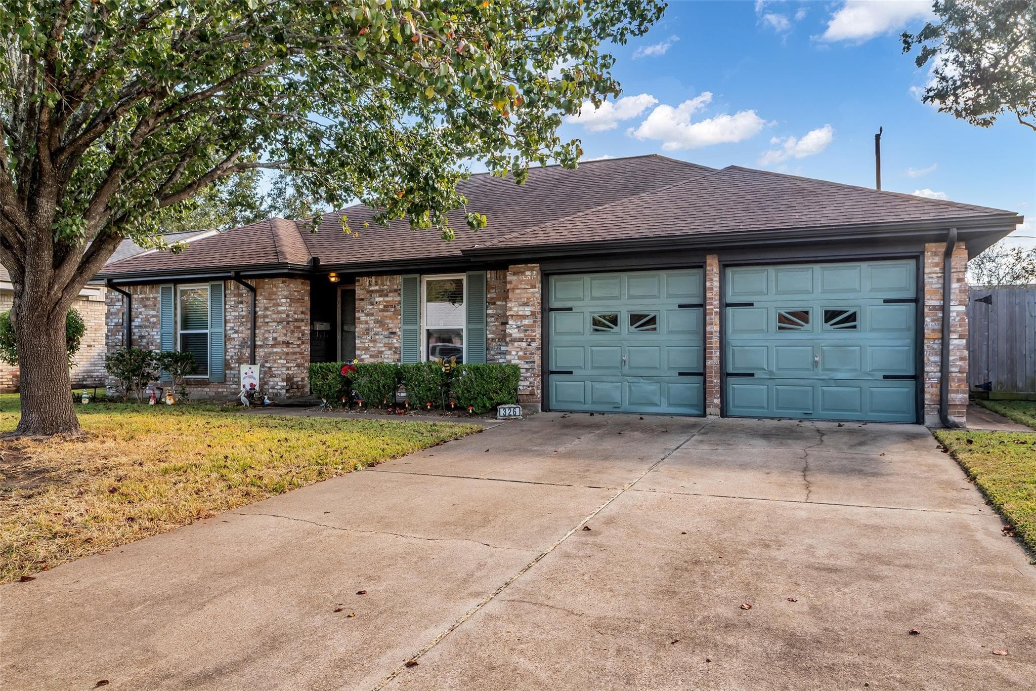 326 Una Dr