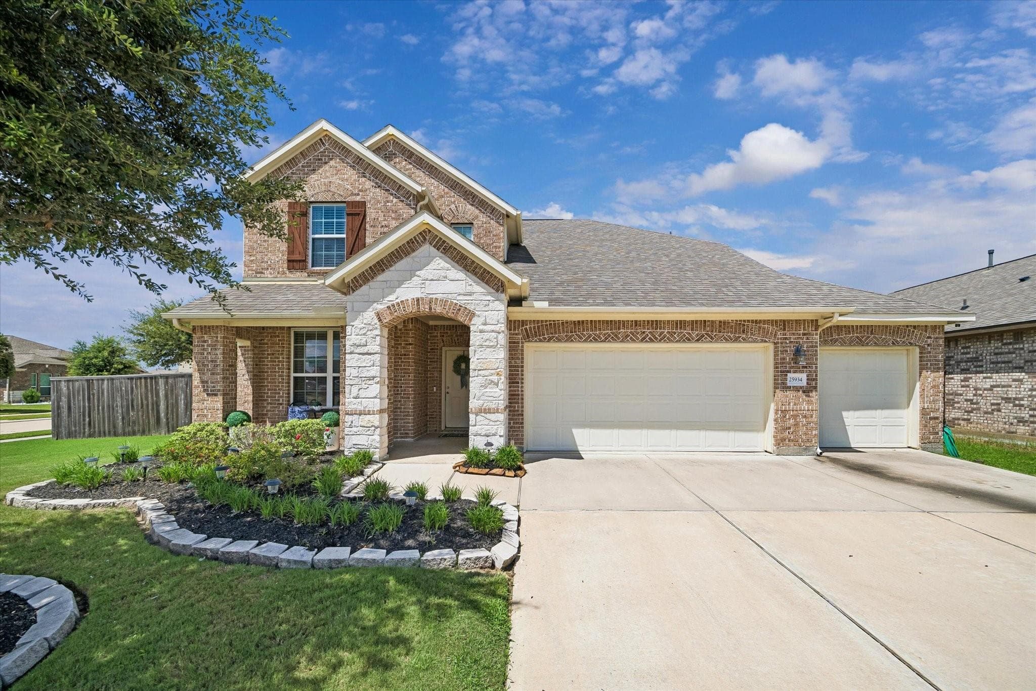 25934 Bronze Oak Ct