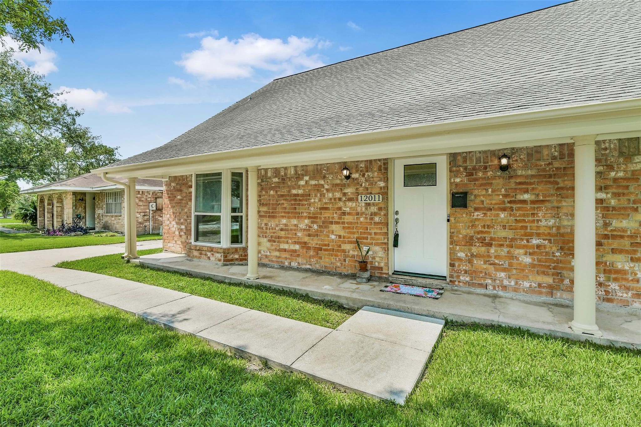 12011 Kirknoll Dr