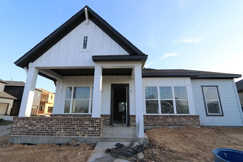18511 Joyous Ln