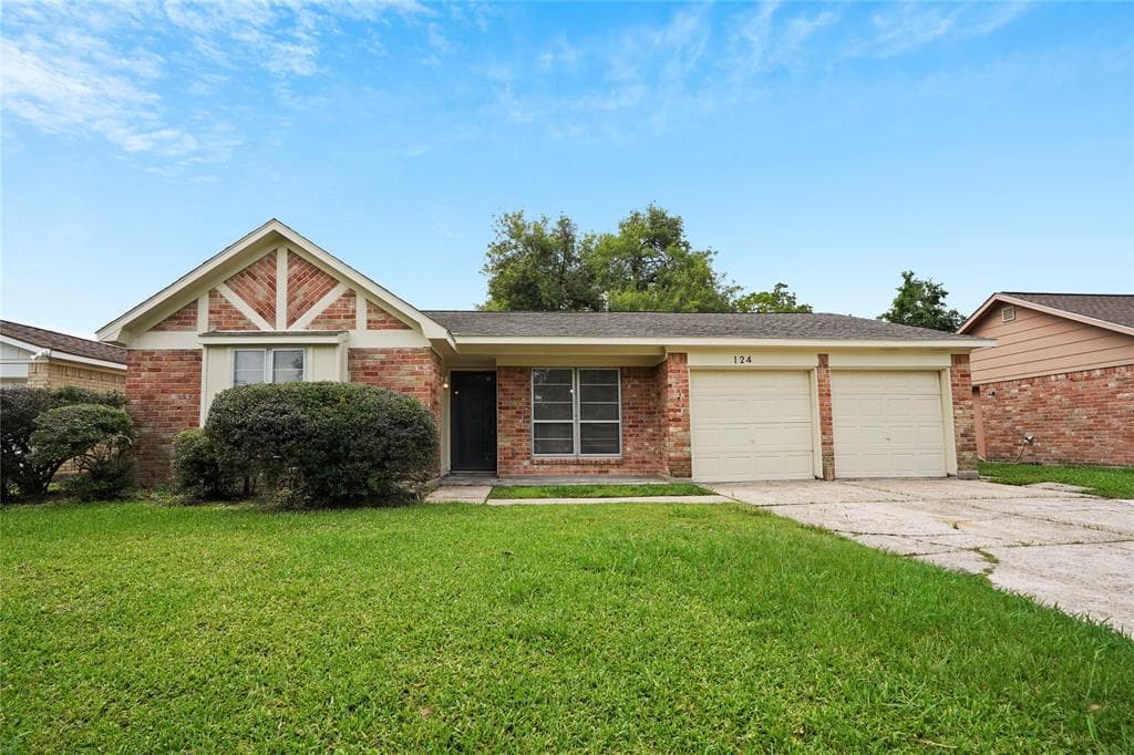 124 White Cedar St